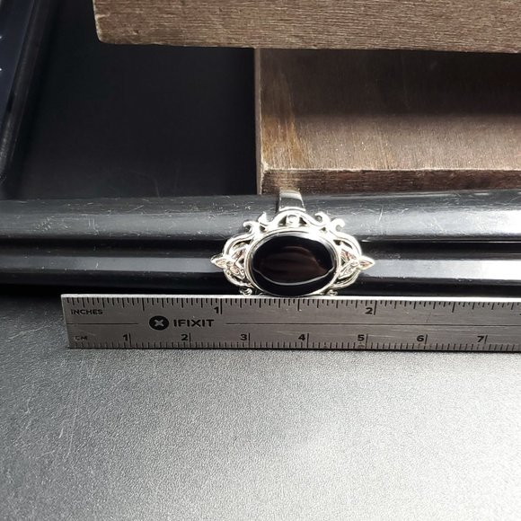 Size 7 Sterling Silver Bright Fancy Oval Black Stone Ring - Picture 6 of 7